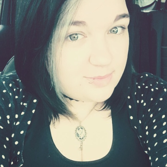 Meet your Posher, Ashley - Picture 1 of 1